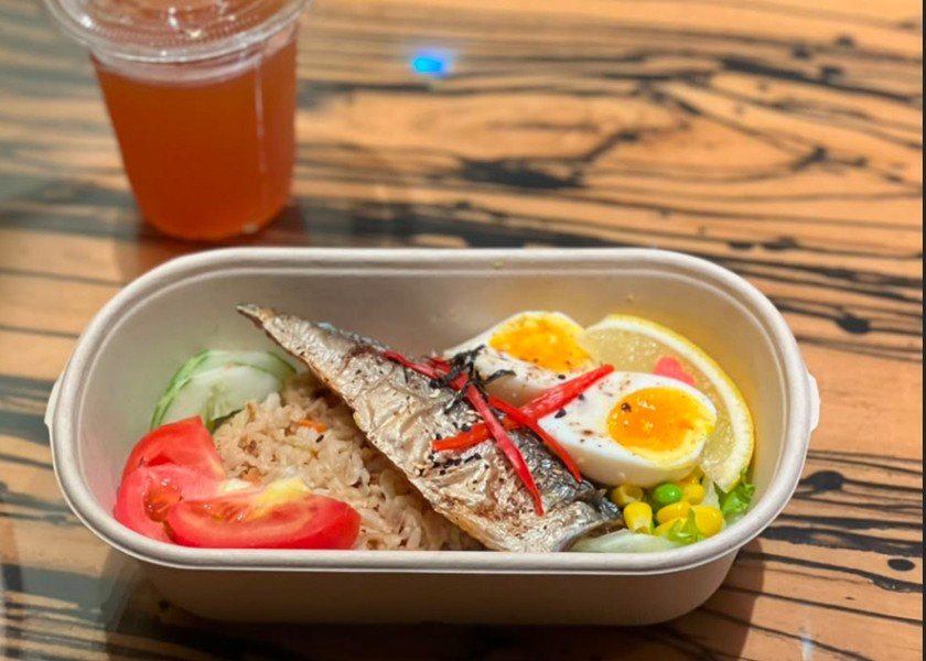A Yumbox meal enjoyed by Shiu Min